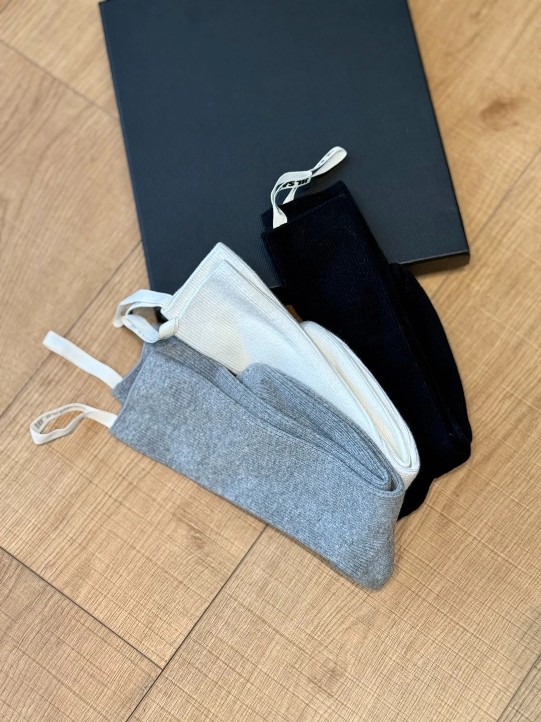 Минималистичные носки до середины икры из чистого хлопка. Женские дышащие и приятные для кожи однотонные носки из чистого хлопка на все сезоны.