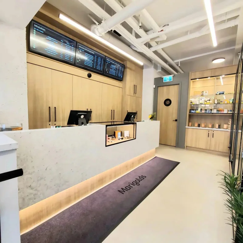 custom.Store showcase Glass Display Lockable Smoke Shop Counter