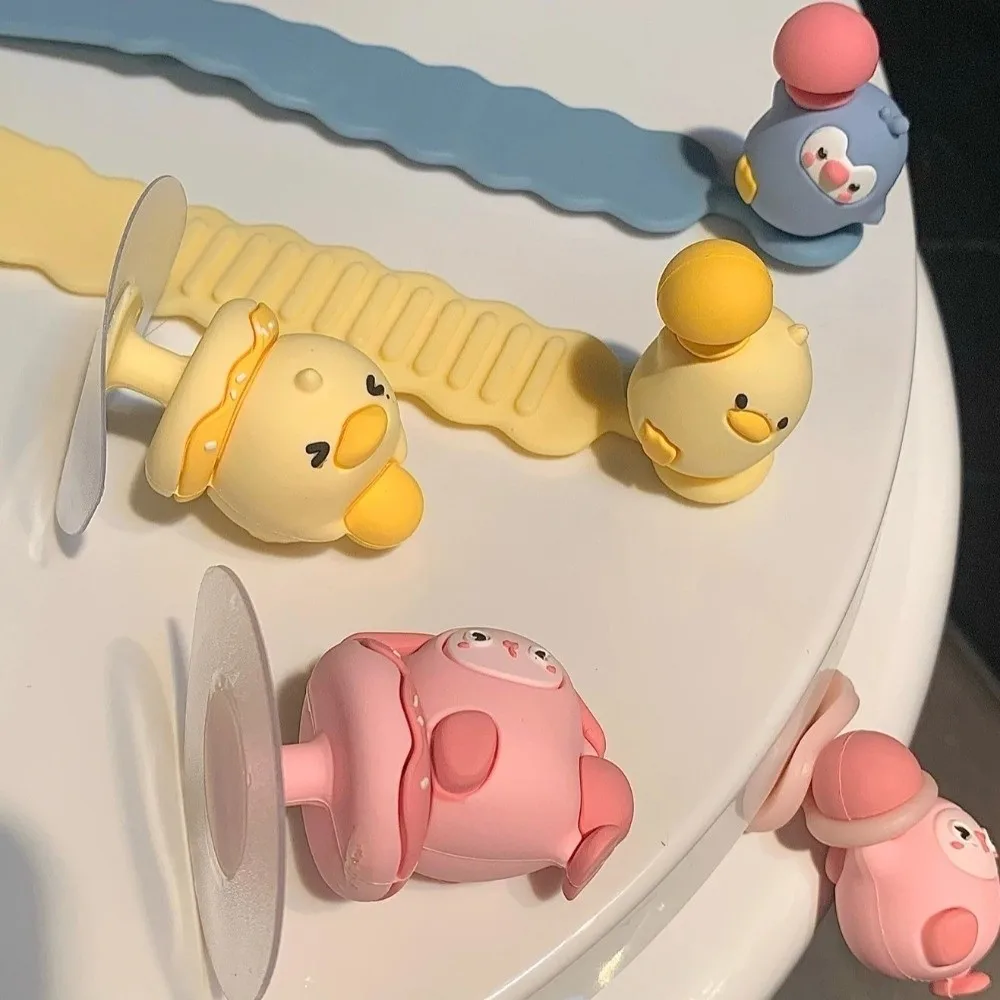 Sollevatore del coperchio del WC del fumetto Maniglia del coperchio del WC multifunzione anti-sporco Evitare il tocco dell'apri del coperchio del WC a forma di animale Bagno