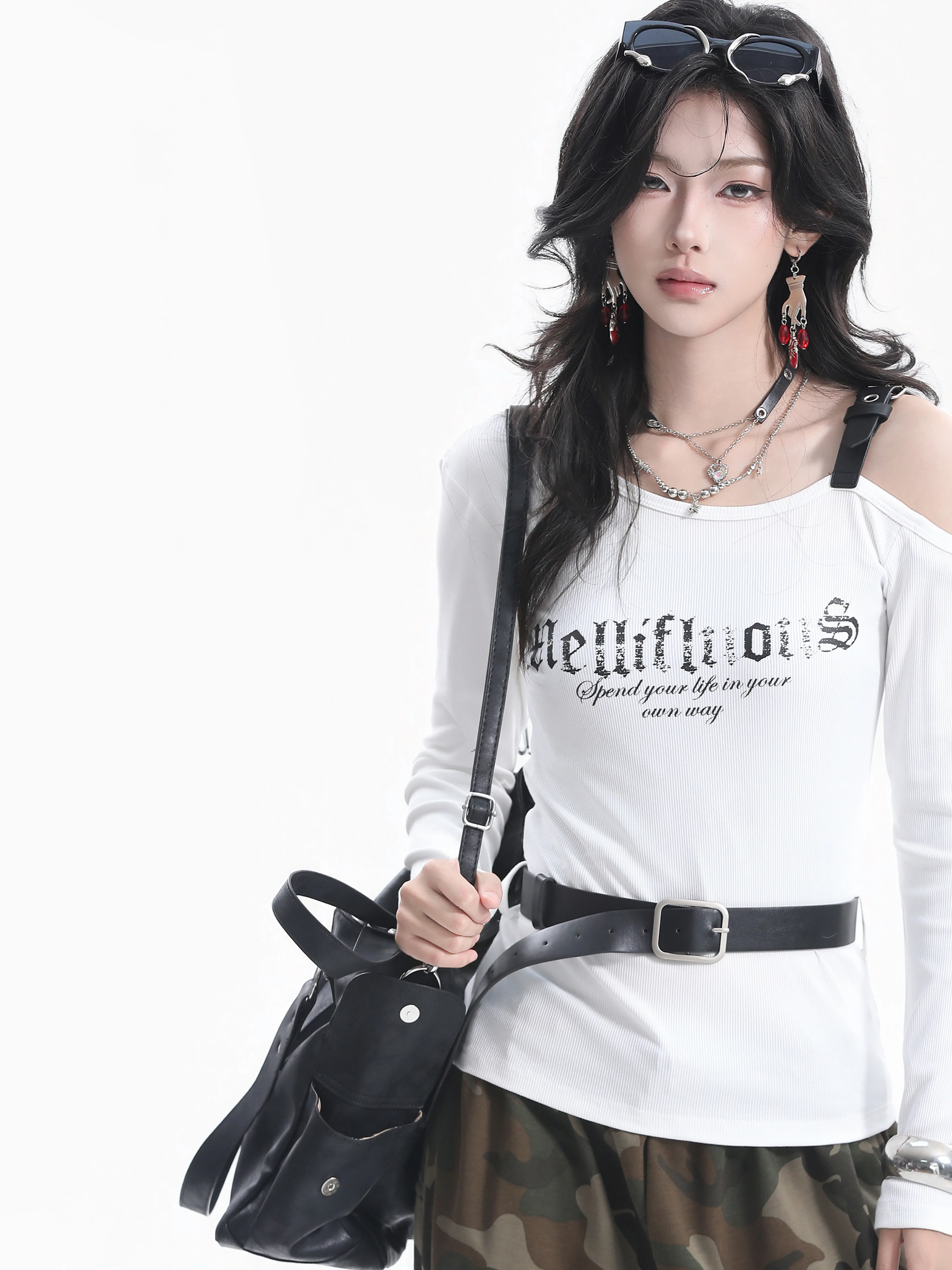 Gothic Letter Print Long Sleeve T-Shirt Women's Shoulder Bared Belt Buckle High Street American Subculture Style round Neck Top