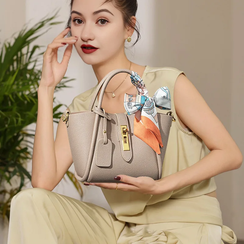 Сумка Женская, Tote Handbag, Genuine Leather Milk Tea Lock Closure Daily Commute 2026 New Minimalist Crossbody Bag