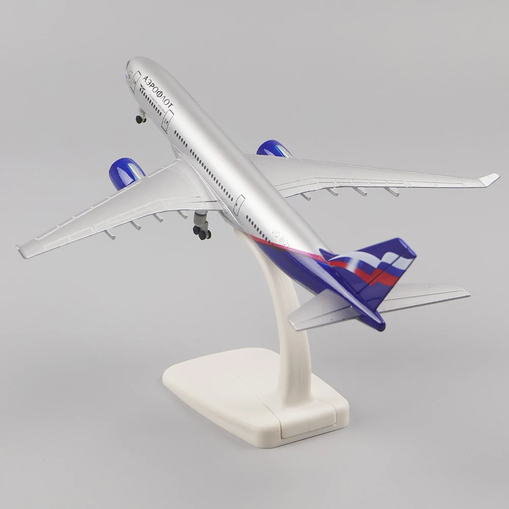 Model pesawat logam 20cm 1:400 Rusia A330 bahan paduan replika logam dengan ornamen roda gigi pendaratan hadiah mainan anak laki-laki