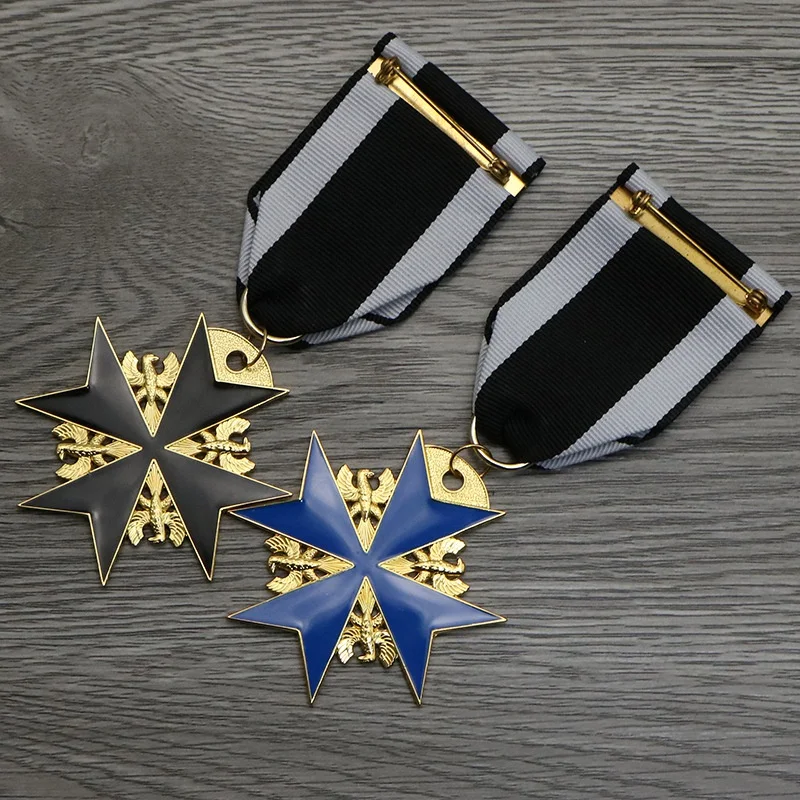 1Pc Germany Prussian Oak Leaf Blue Max Merit Malta Cross Bravery Medal Badge Copy