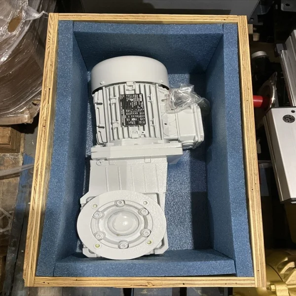 Original Brand New GKR052M Hak 090C32 Bevel Gear Motor Mdemaxx 09032 U3S For Plc