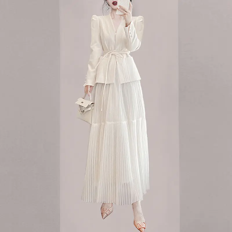 2024年春 ファッションナブルなミードレセット 女性用 スタイリッシュで上品な小さめフレンチスタイルのロングスリーブポリエステルガウン