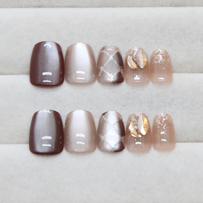 

24pcs Cat-Eye Press on Nails Coffee-Colored False Nail Retro Diamonds Full Coverage Nail Tips for Women&Girl Wearable Nail Art