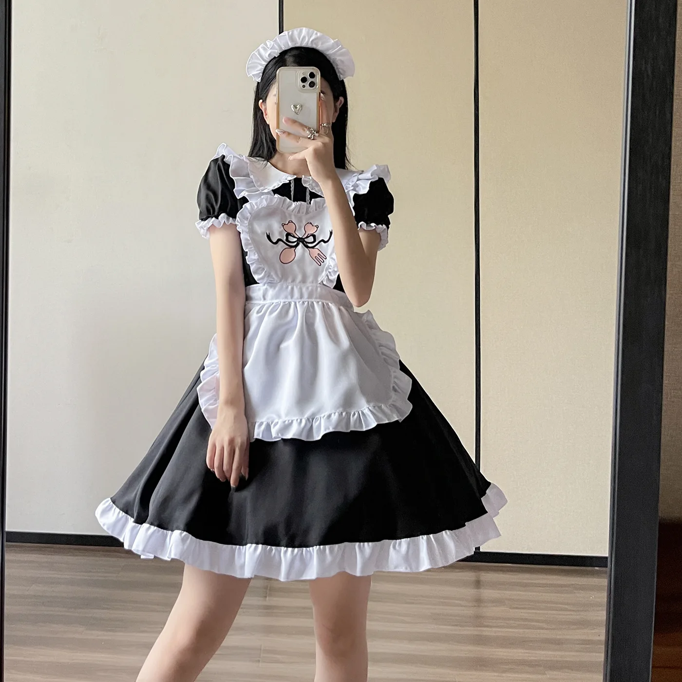 Embroidered Maid Costume Cross-Border Kitchen Girl Servant Outfit Performance Cosplay Maid orm Chinese Ethnic Stage Costume