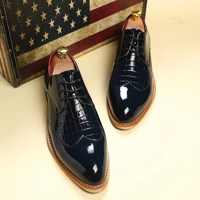 Luxo boate sapatos de couro de cobra sapatos de vestido de couro de patente masculina moda estilo britânico mocassins masculinos brogues