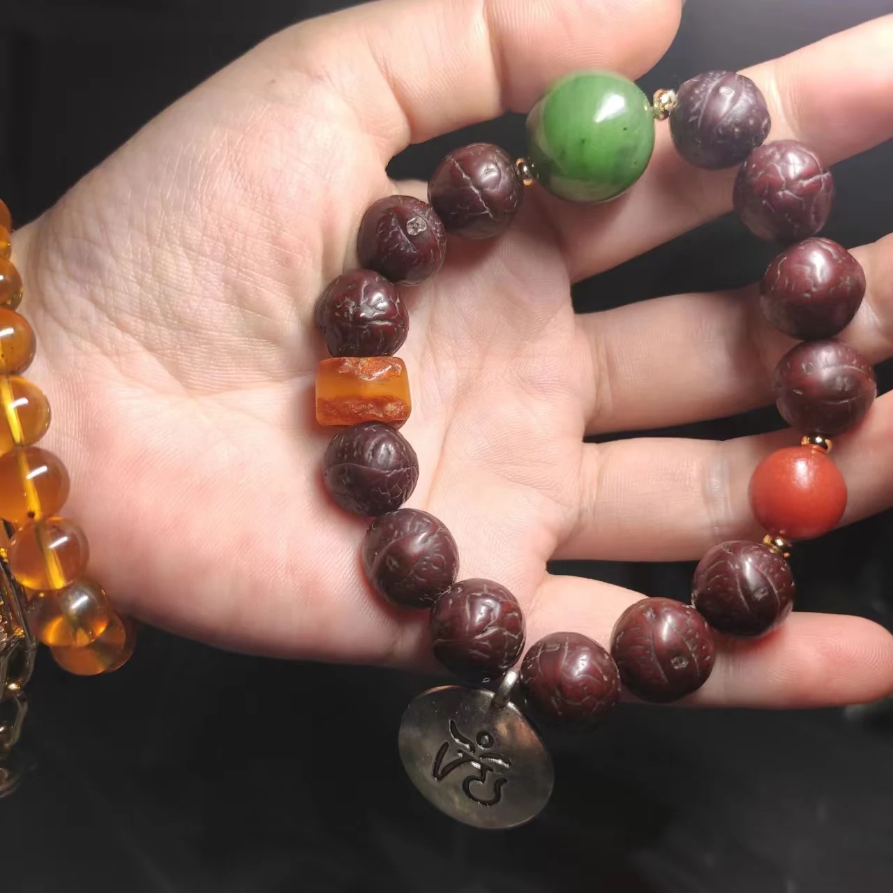 1pcs/lot Tibetan wood nut old water hyacinth bodhi bracelet embellished amber jasper agate Tibetan silver Jiugong gossip amulet