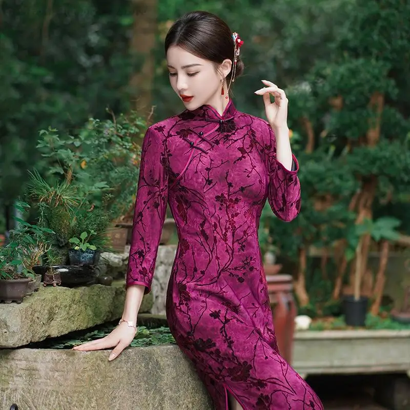 Cheongsam de talla grande 5XL para mujer, estilo chino Retro, Qipao estampado, otoño, nuevo vestido de fiesta de noche de terciopelo, vestido Oriental de terciopelo