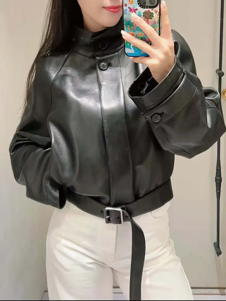 

Женская короткая куртка из искусственной кожи LuoJia в стиле ретро (Гонконг), с отложным воротником, повседневная, для города, модная, подходит для небольших размеров