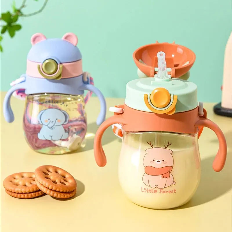 Simpatiche bottiglie d'acqua per bambini con cannuccia Tazza d'acqua da viaggio per studenti di cartoni animati Kawaii di grande capacità da 410 ml