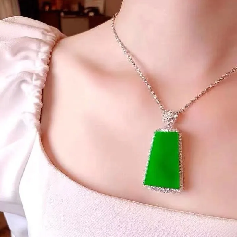 Pendentif en jadéite naturelle d'ancienne mine, étiquette "Paix et Sérénité", ornement de cou vert soleil de qualité glace avec incrustation d'or 1K