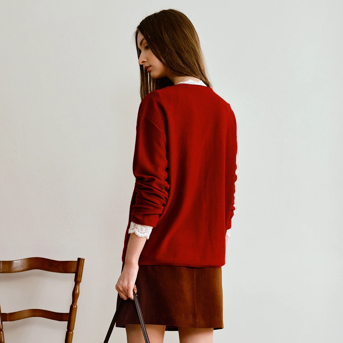 OLrain الفرنسية سترة برقبة على شكل v 2025 الخريف عادية الصلبة بلوفر مغزول تخفيف كم طويل فضفاض صالح الملابس النسائية O57QZ000235