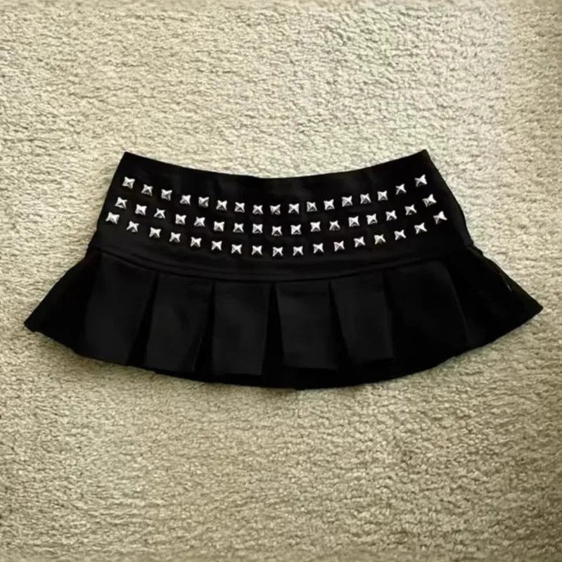 

Women's Dress Korean Style Black High Waist Skirt Rhinestone Mini Skirt A Line Side Zipper Pleated Skirt Metal Studs Short Skirt