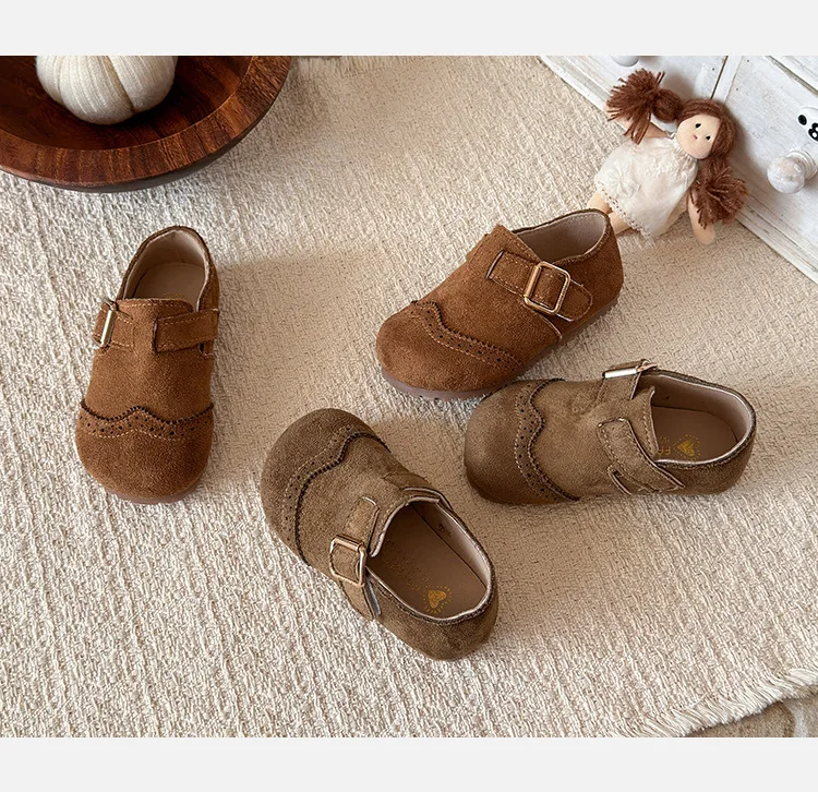 2026 Neue Freizeitschuhe für Jungen und Mädchen, modische Kinderschuhe mit Schnalle, runder Zehenpartie, im britischen Stil, Loafer, Unisex-Schuhe für Kinder, Baby-Laufschuhe – Detail 8