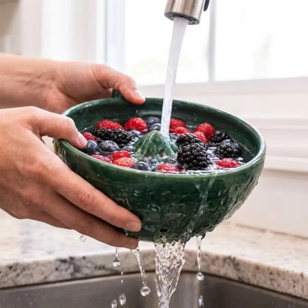 Imitation Ceramic Berry Swirl Bowl Drain Holes Center Cone Design Fruit Swirl Colander Quick Drainage 360 Degree Cleaning