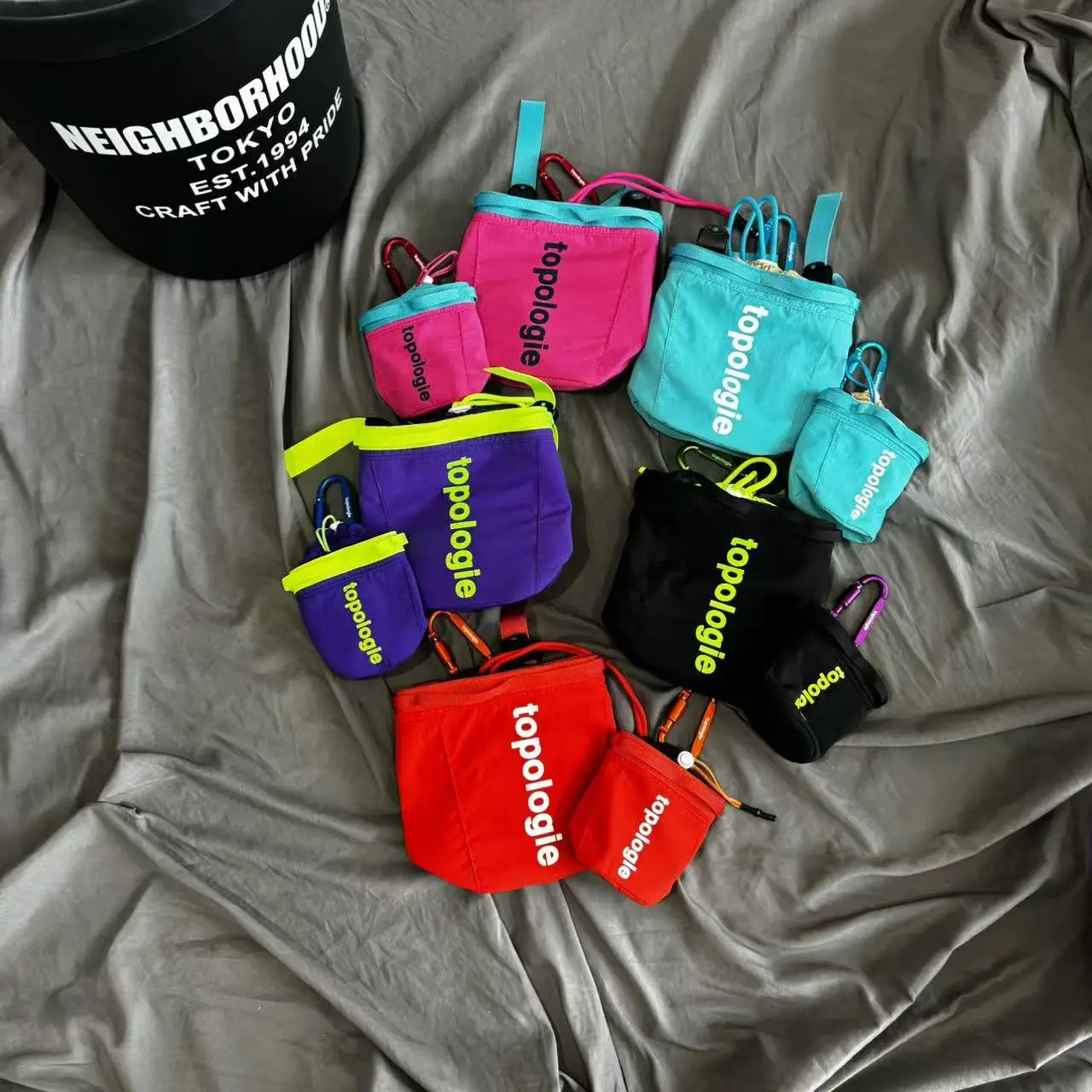 

Designer Style Top Outdoor Trend Versatile Messenger Bag Magnesium Powder Bag Water Bottle Bag Couples Can Do Pendant