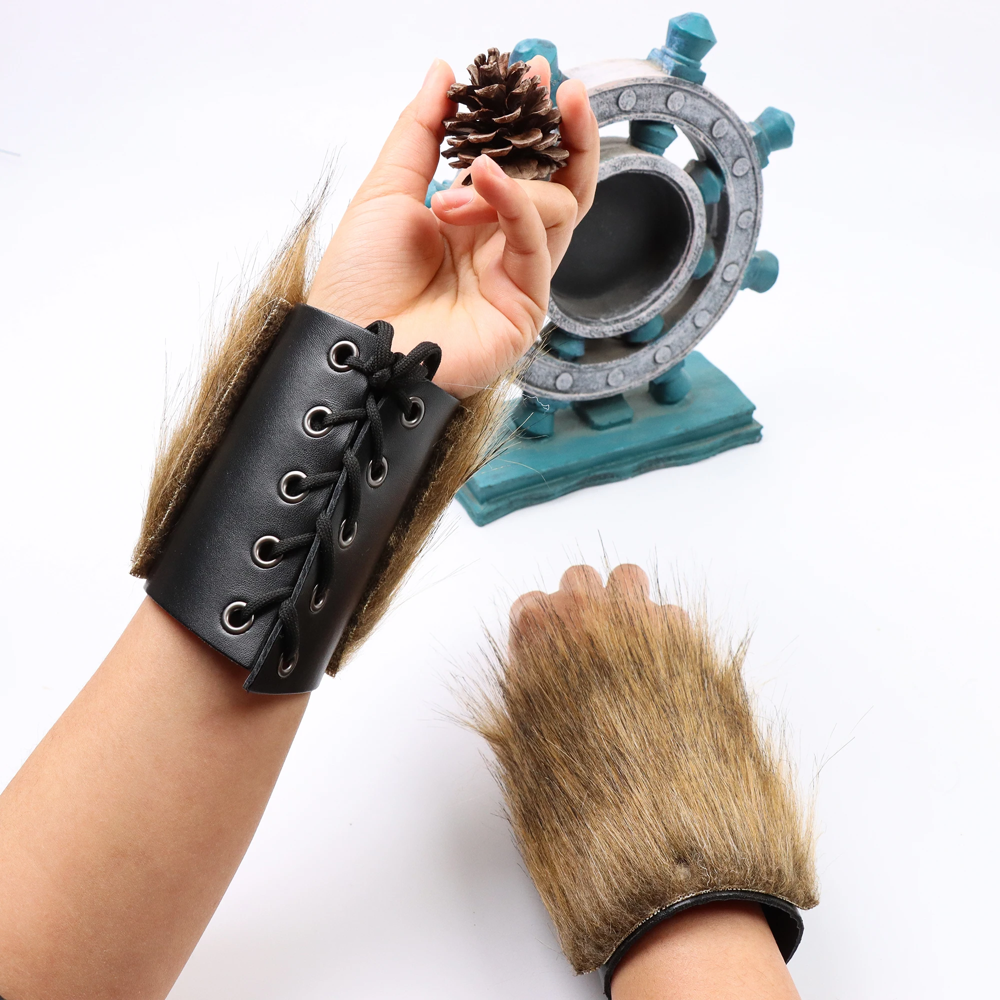 2 قطعة السيدات في القرون الوسطى الرجعية البدائية فايكنغ المحارب بولي Fur الفراء الربط قصيرة معصمه مرحلة الأداء تأثيري حلي اكسسوارات