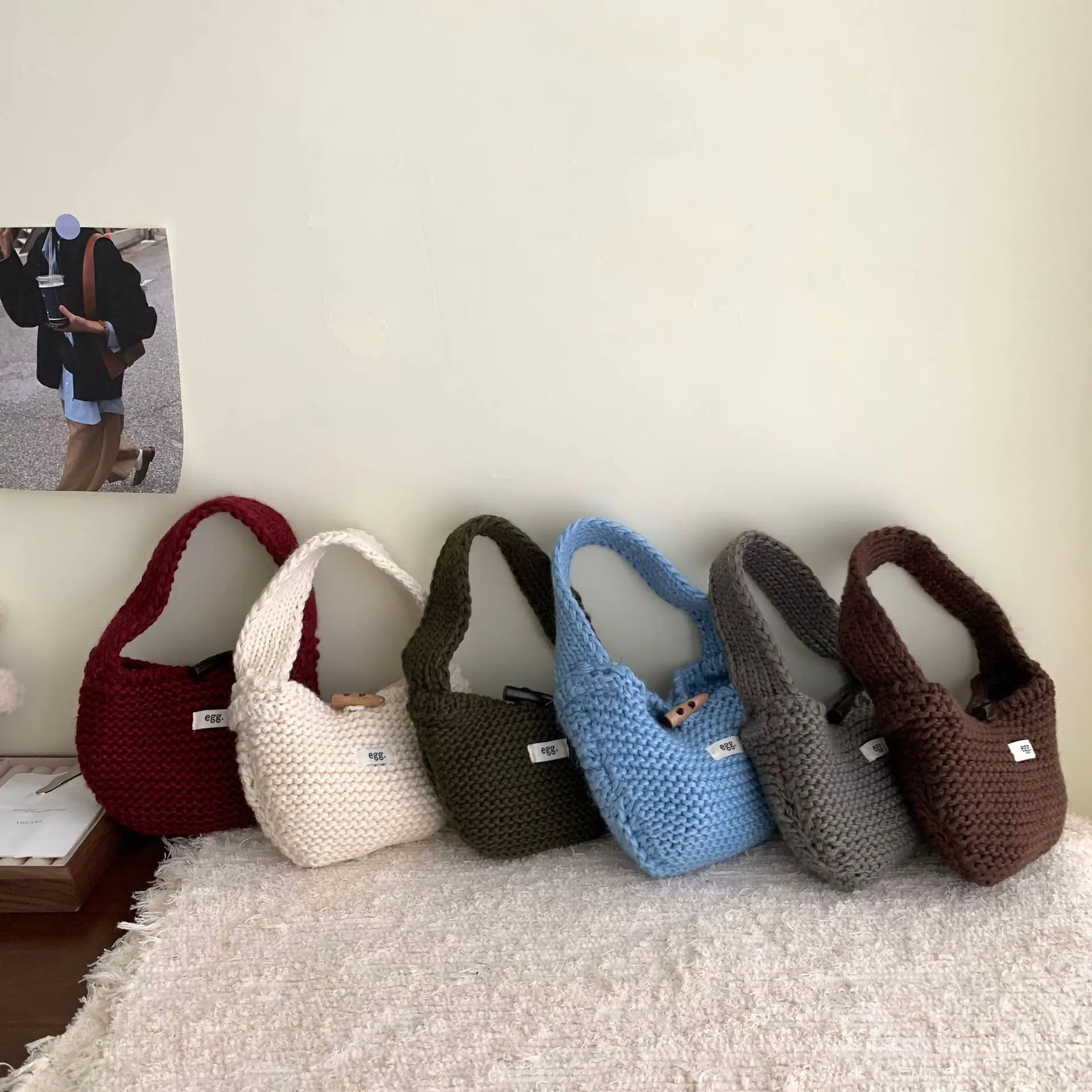 Nowa damska torebka koreańska w stylu dopaminowym, jednolita, prosta, modna, uniwersalna, kawaii, słodka, przenośna, dziergana torba na ramię dla dziewczyny.