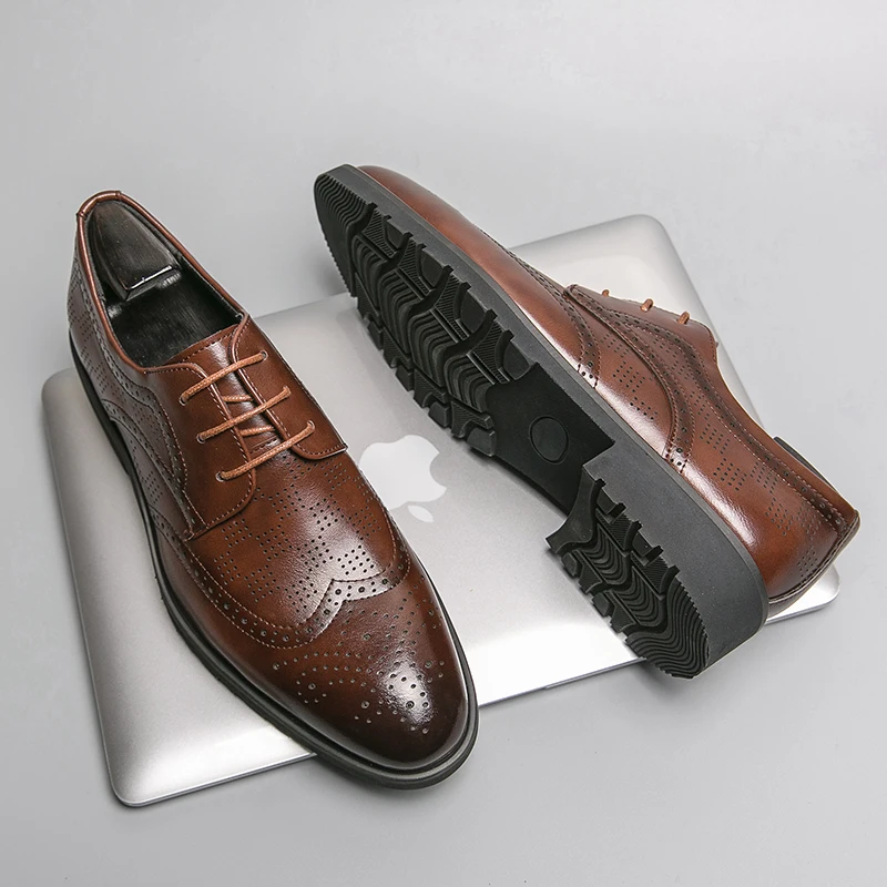 

Summer Men Retro Brock Leather Shoes Men Comfortable Breathable Business Brand Wedding Banquet Shoes Black Brown Men SIze 38-46