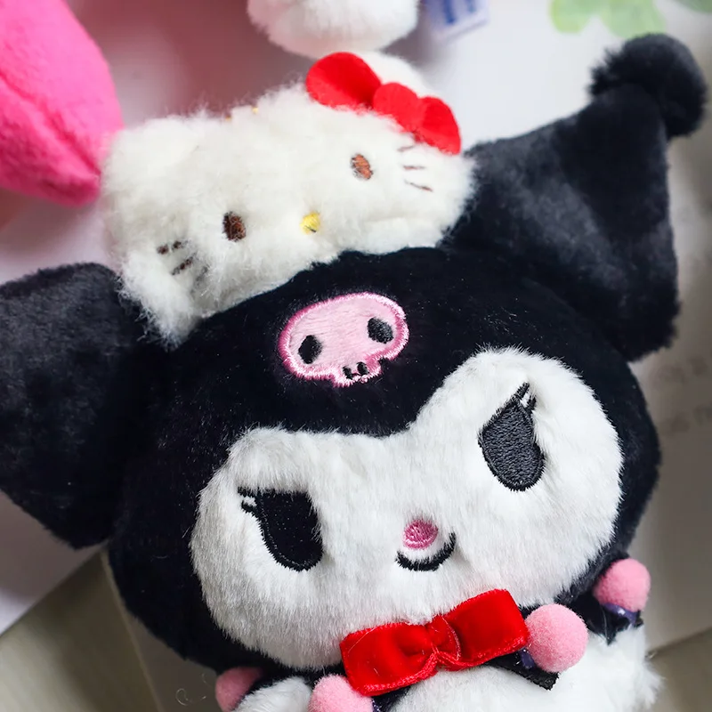 Sanrio Hello Kitty พวงกุญแจตุ๊กตาอะนิเมะ Kawaii พกพาได้ของเด็กผู้หญิงการ์ตูนตกแต่งกระเป๋านักเรียนผ้าฝ้าย PP ของขวัญของเล่น