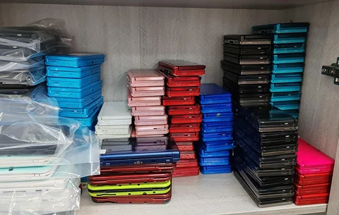 In stock original 3DS game console handheld game console free games for nintendo 3DS carry 32gb 64gb 128gb available