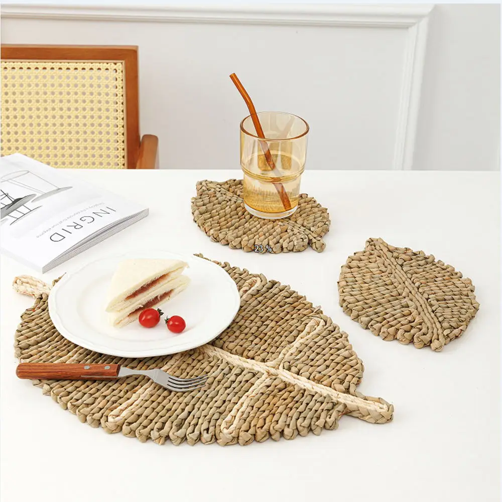 

Handmade Straw Woven Placemats Boho Decor Natural Table Mat Leaf Shape Coffee Table Placemat Heat Resistant Hot Insulation Pad