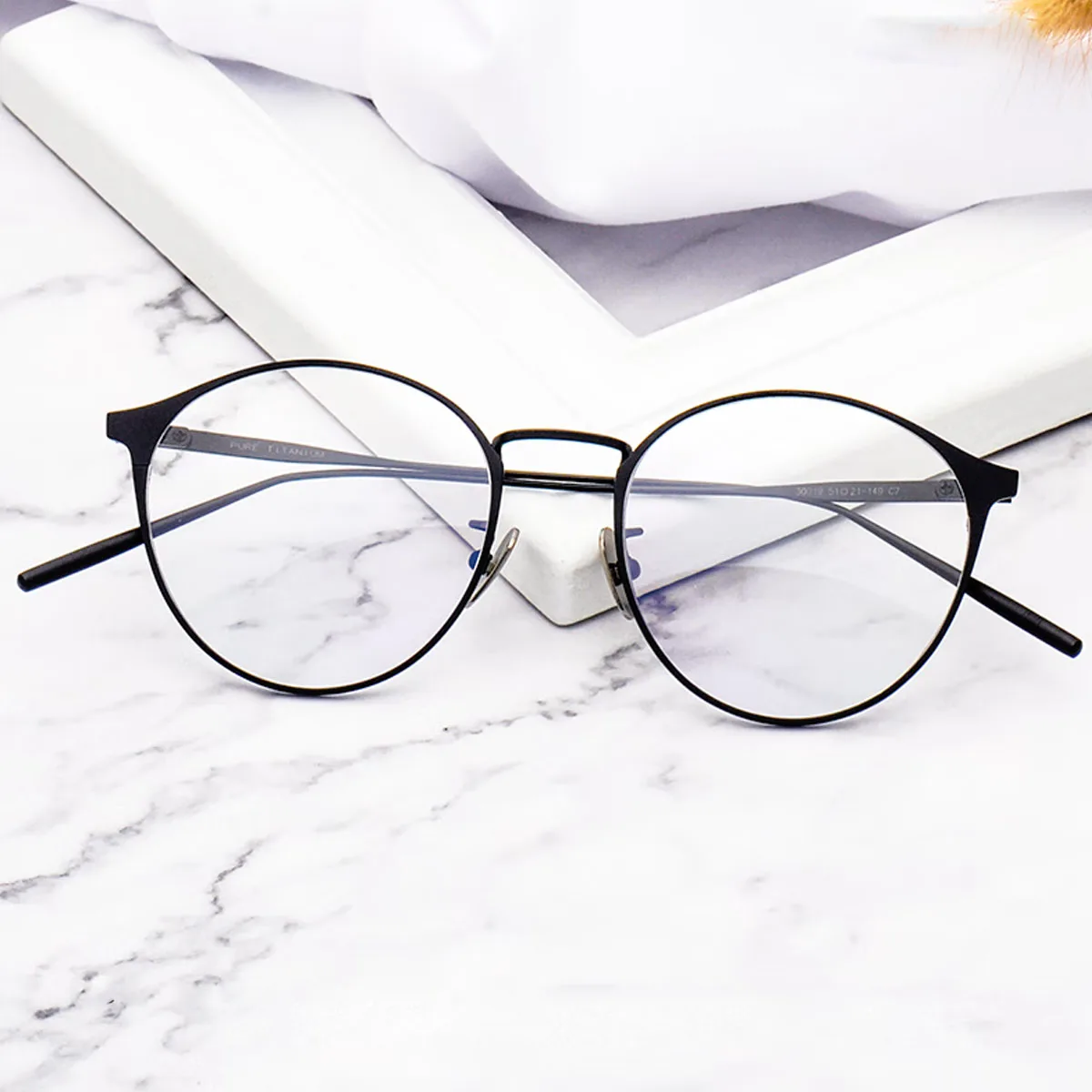 

FYTOO Retro Round Metal Glasses: Minimalist Style, Lightweight Frame, Comfort Fit for Daily & Trendy Looks 30019