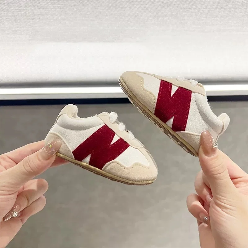 مناسبة للأحذية الكاجوال للأطفال والأولاد، مثالية للمشي الداخلي والخارجي والرياضة والمشي في الربيع والخريف