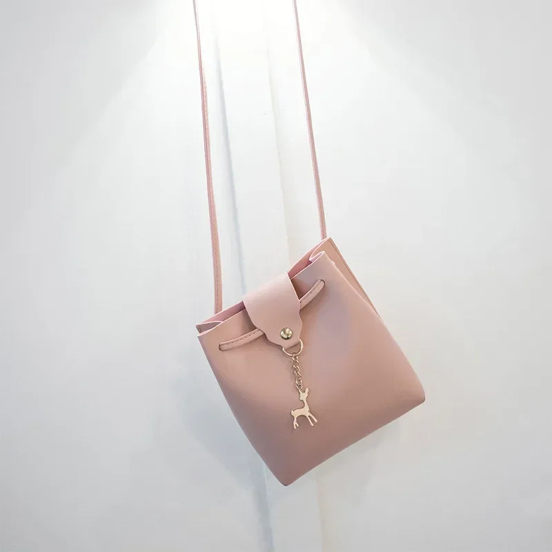 Vintage Deer Tassel Crossbody Bucket Bag PU Leather Luxury Female Shoulder Drawstring Bag Solid Fawn Crossbody Messenger Handbag