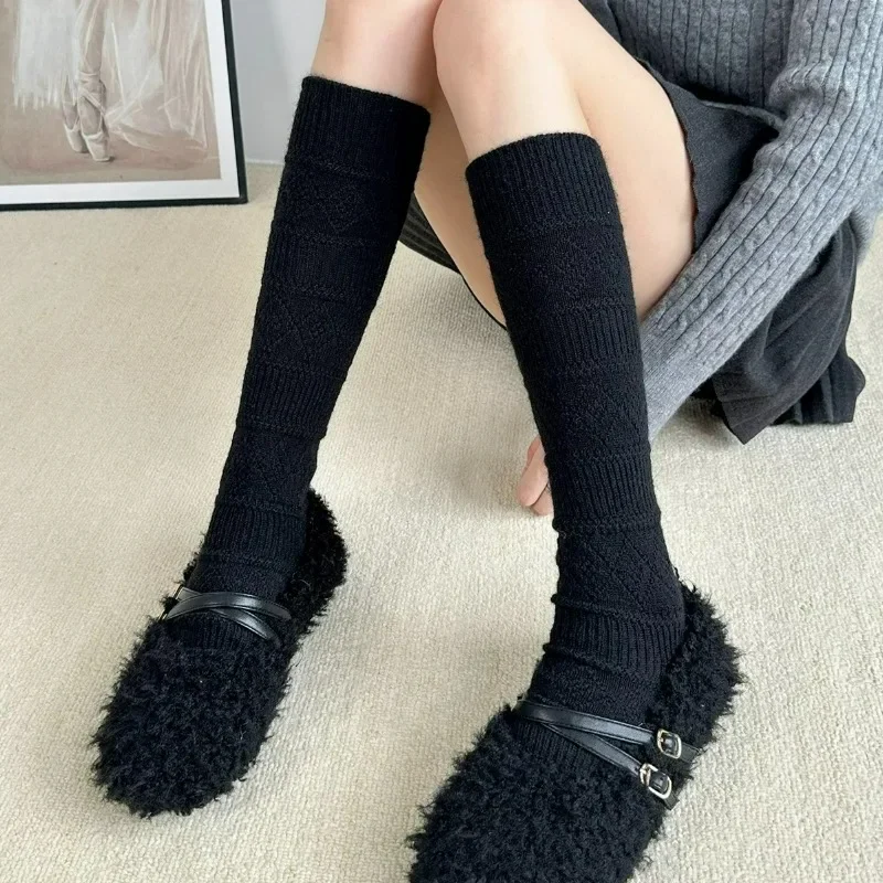 日本のニット暖かいウールストッキング女性用無地シンプルなダイヤモンド型格子柄秋厚手ニーハイソックス