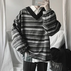 autumn winter Retro striped Fleece V neck men pullover fashion Casual Preppy Style Youthful vitality Couple clothing Tops Unisex