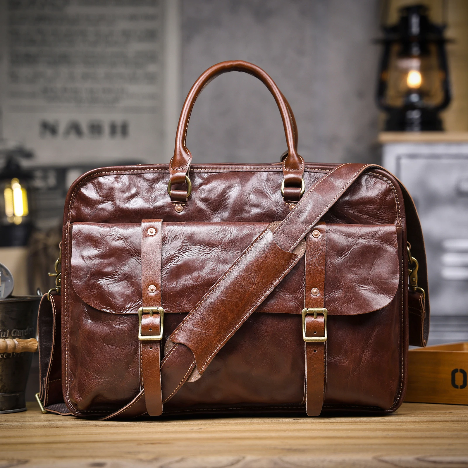 Echtleder Herren-Aktentasche 15 Zoll Laptop-Tasche Einfache Rindsleder-Umhängetasche Pflanzlich gegerbtes Leder Business-Casual-Stil – Detail 12