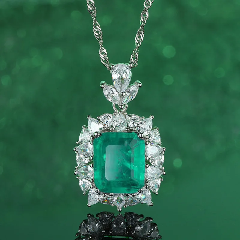 Luxury Solid Platinum PT950 Women's Emerald Moissanite Drill to Diamond Pendant Necklace
