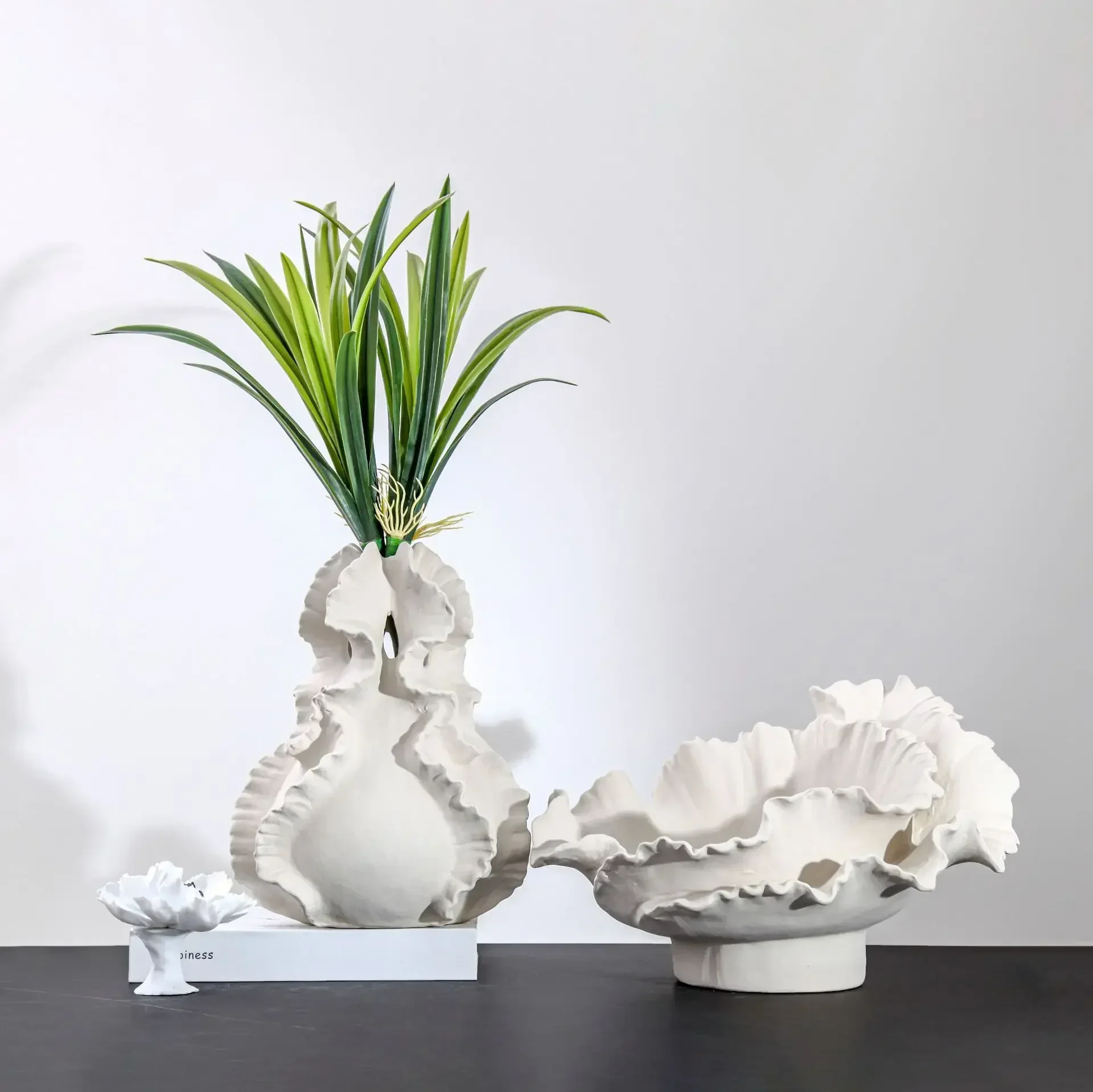 2026 Unique Ceramic Vase Fold Pattern Irregular Flower Wavy Shape Flower Pot Fruit Dish Desktop Storage Organization Home Decora