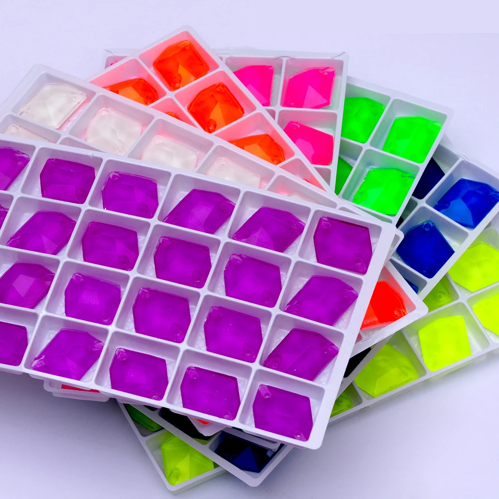 Cosmic K9 Trilliant Glas-Strasssteine mit abgeschrägter Rückseite, elektrisch glänzende Farben, aufnähbare Kristalle für Kleidungszubehör – Detail 5