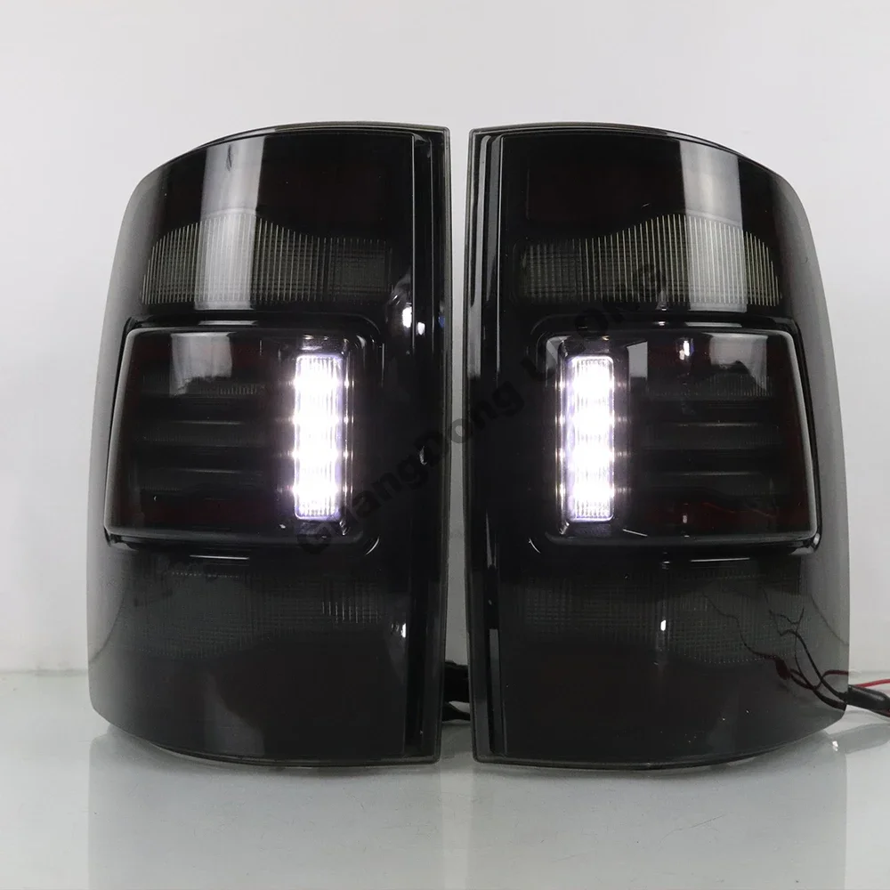 Hot Selling Tail Light  for Dodge Ram 1500 2009-2017 and Ram 2500 2014-2017 Multi-Function Tail Lamp Assembly