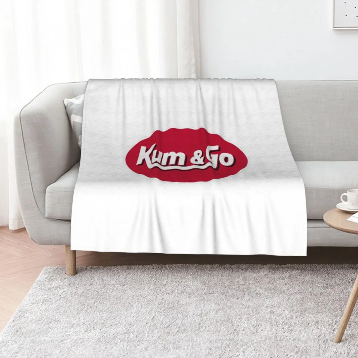 Kum And Go Logo T-Shirt Throw Blanket Bed Fashionable Decoratives Luxury Thicken Retros blankets and throws Thin Blankets