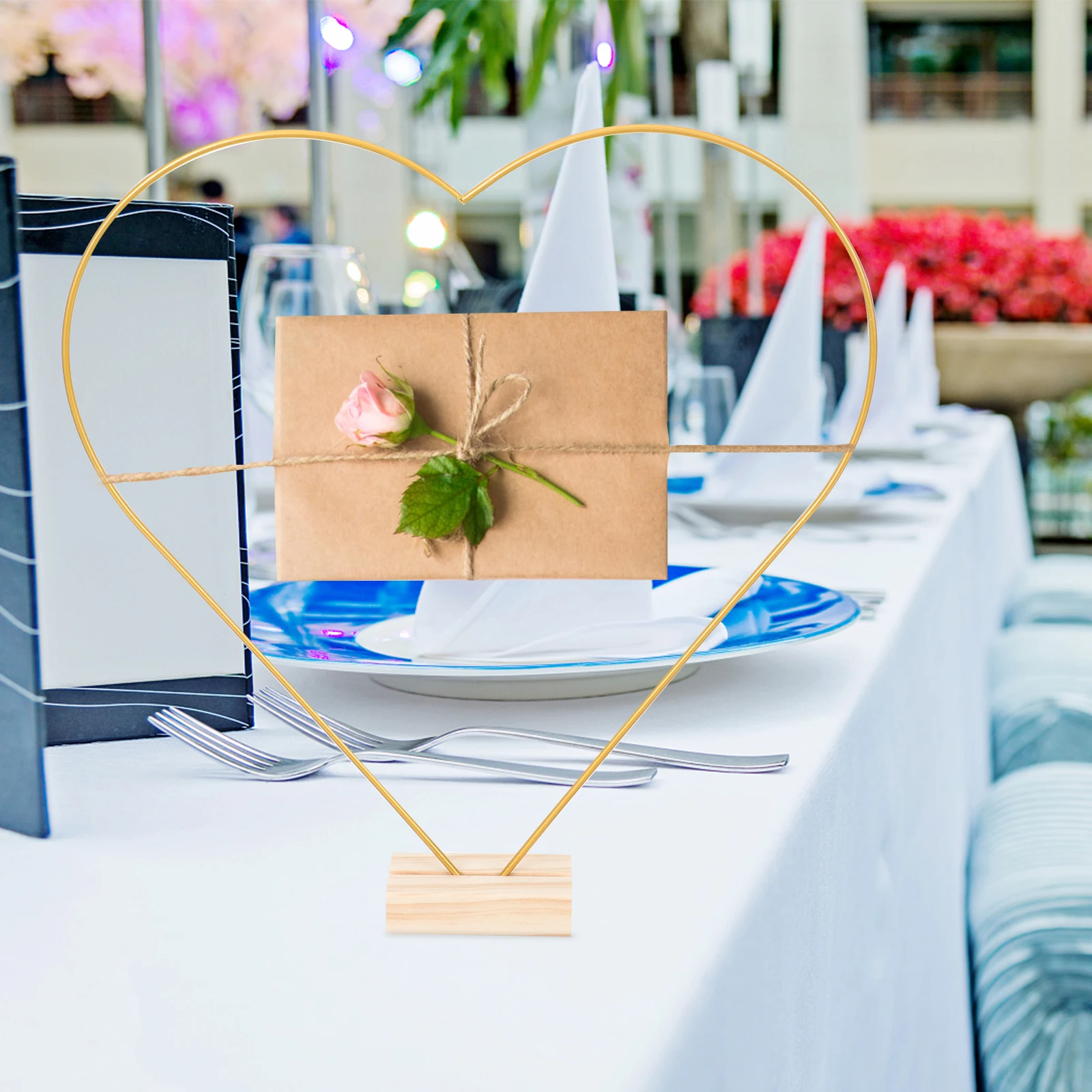 

1 Set Of Heart Shape Metal Hoops With Wooden Stand Rust-Resistant Craft Rings For Diy Wreath Dream Catcher Wall Decor Wedding