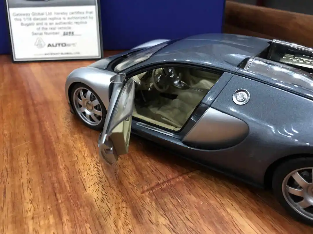 Autoart 1:18 Veyron 16.4 Silver Gray Alloy Fully Open Simulation Limited Edition Alloy Metal Static Car Model Toy Gift