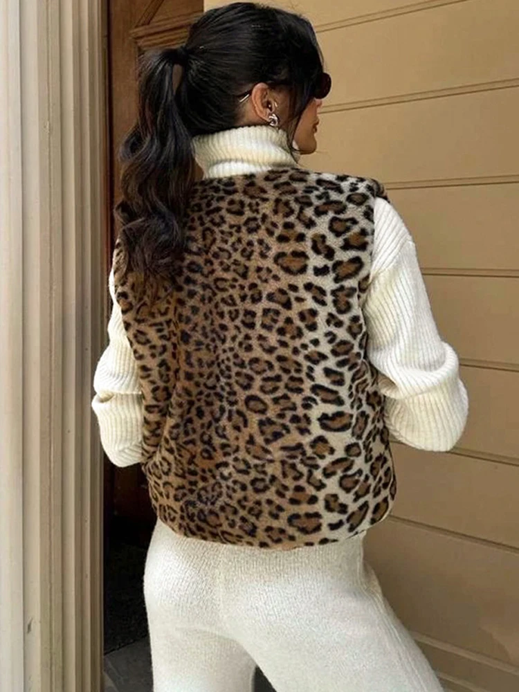 BKQU Gilet in pelliccia sintetica leopardata Moda donna scollo a V senza maniche Gilet casual Cappotto 2024 Inverno Peluche caldo Capispalla da