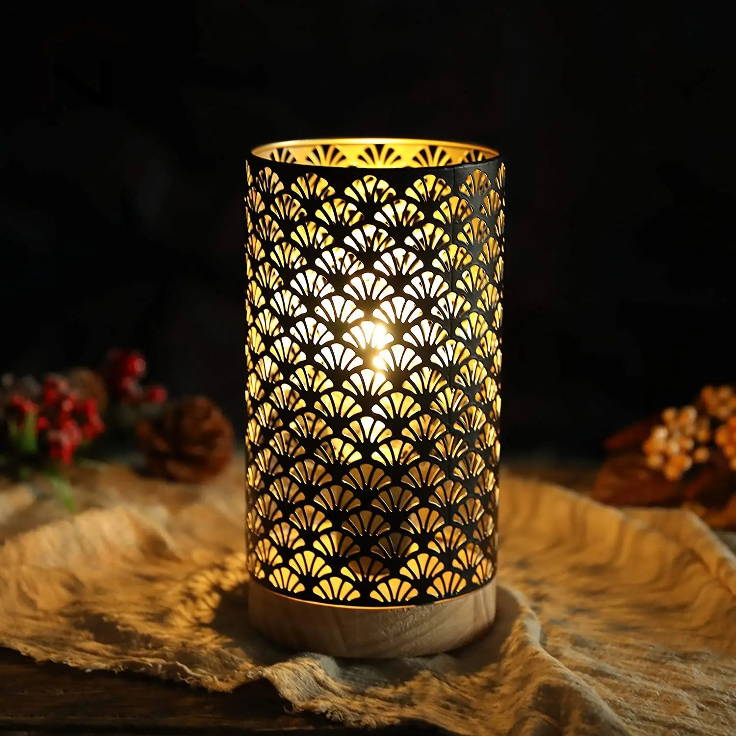 

Fan Pattern Hollow Table Lamps Warm Light Vintage Lamp Lantern Bedroom Bedside Desk Light For Wedding Home Decor