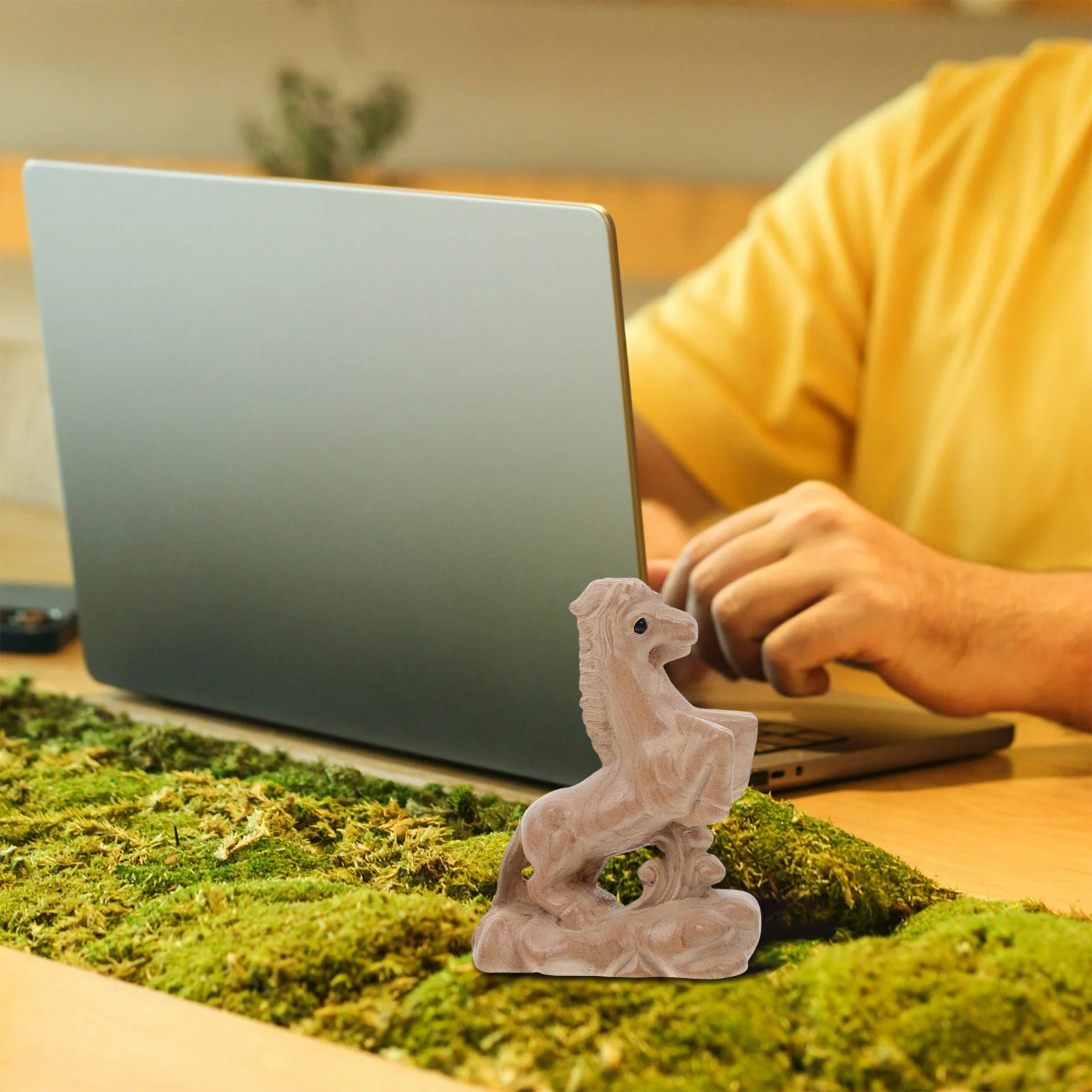 

Zodiac Horse Handmade Peach Wood Carving Mini Statue Animal Home Decor Office Desk Ornament Chinese New Year Gift