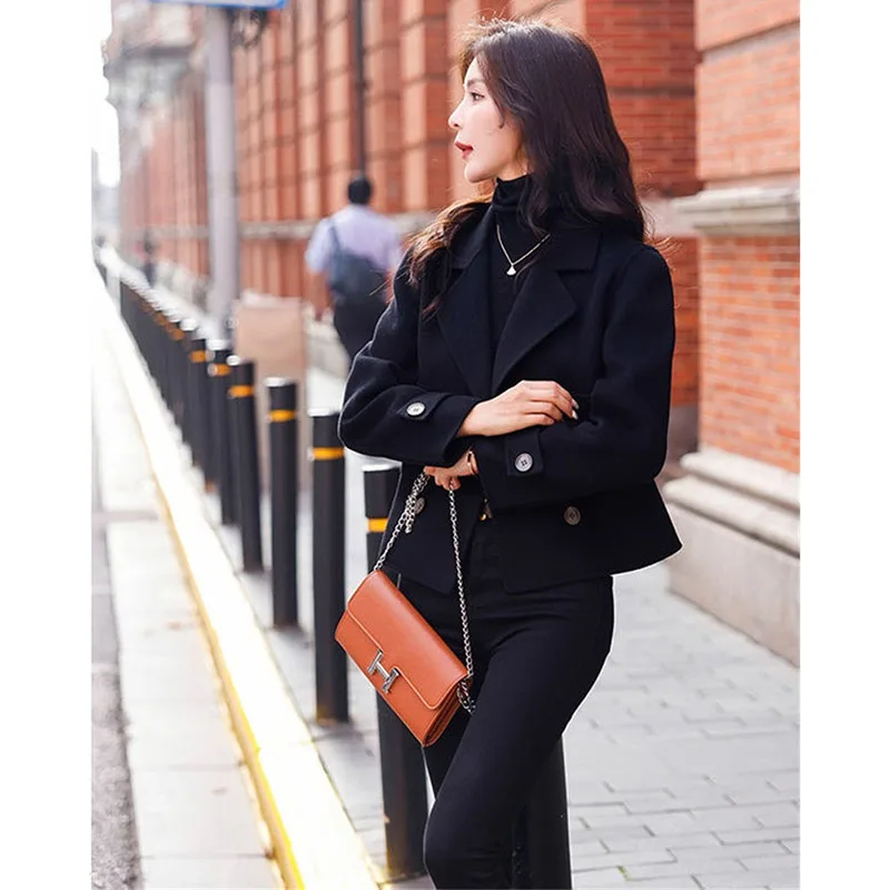 Black Quality Woolen Jacket Female 2025 Autumn Winter New Short Outerwear Loose Temperament Slim Wool Coat Women Overcoat Top