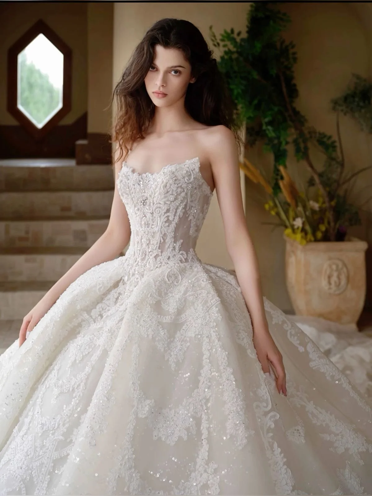 Personalizado blanco exquisito delicado brillante fiesta nupcial vestido de novia vestidos de novia Organza lentejuelas perlas sin tirantes