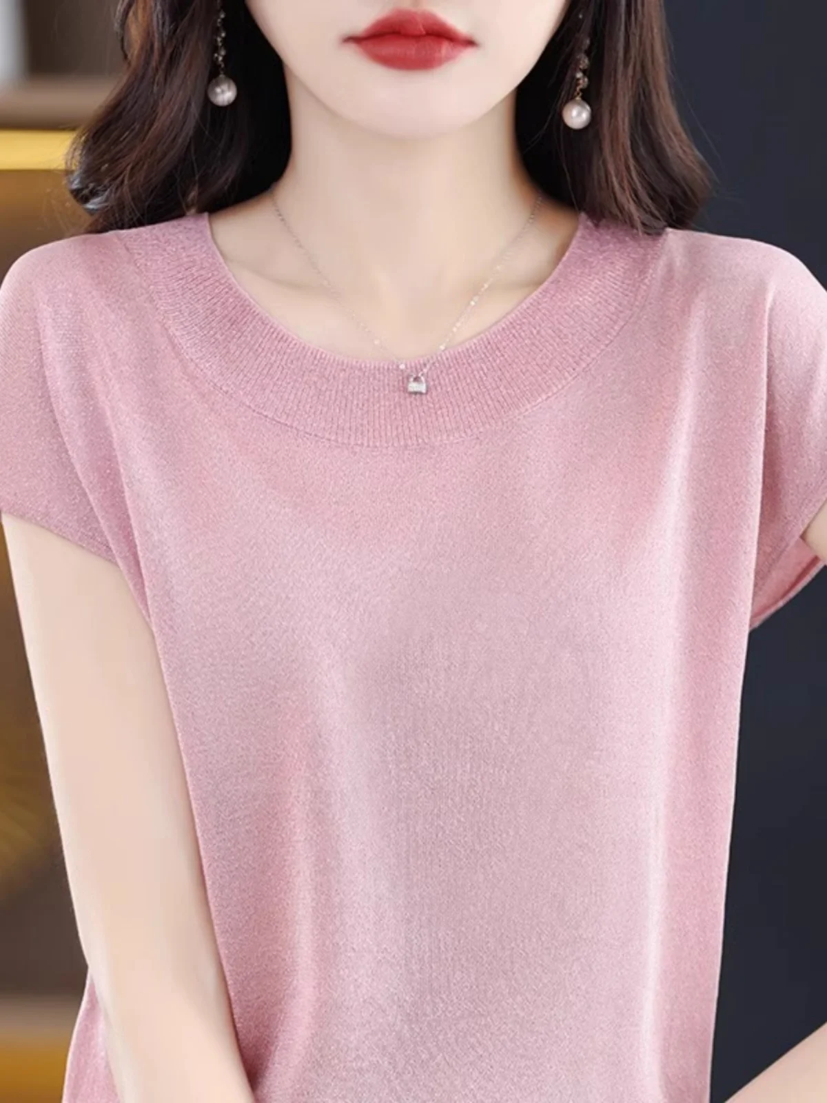 

Весна 2025: Женский трикотажный топ из шелка и хлопка с круглым вырезом, свободный крой, в корейском стиле, повседневный, модный.