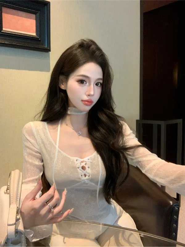 

Elegant Lace Innerwear Top V-Neck Women's Fashion Body-Shaping Breathable Comfortable Long Sleeve Cotton Polyester Blend