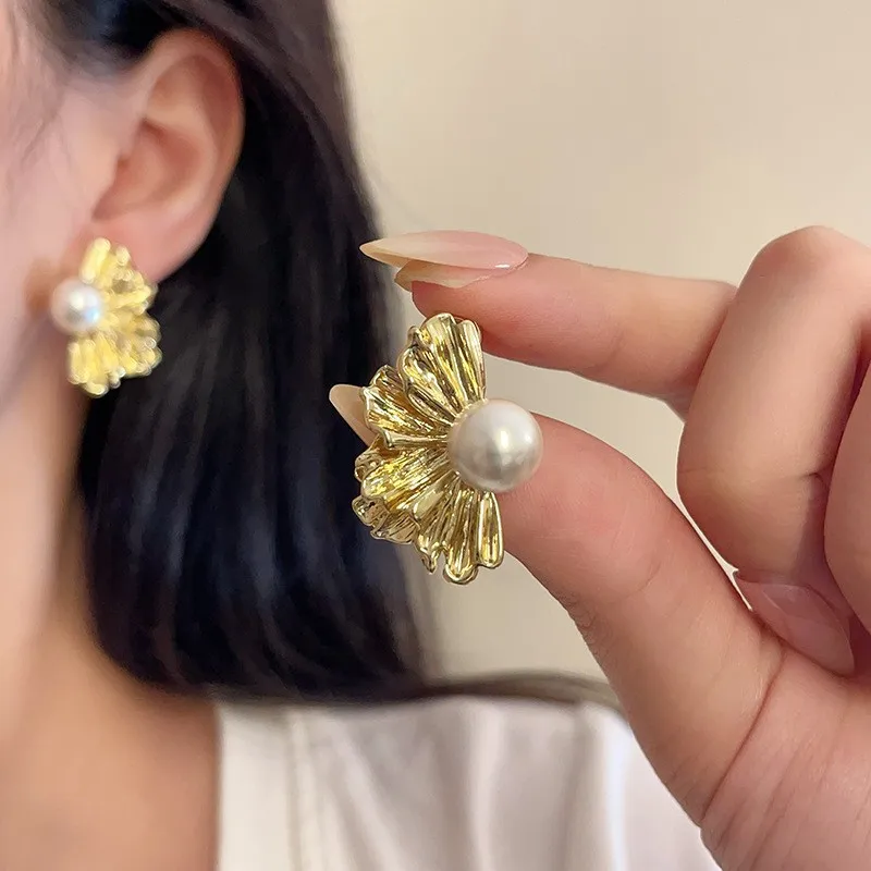 2pairs Vintage Irregular Fan Shaped Textured Metal Flower Stud Earrings Women’s Daily & Party Wear Statement Jewelry Gifts