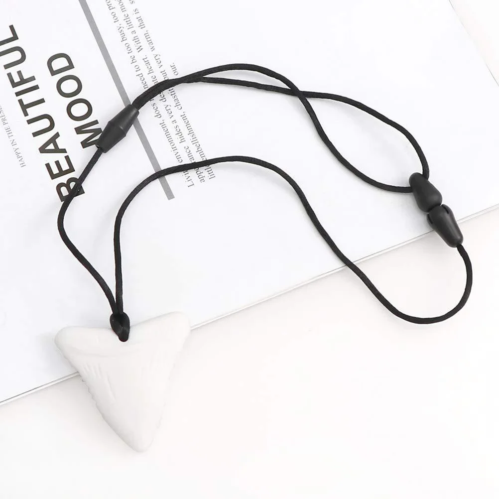 

3 шт., силиконовый прорезыватель для детей, простая форма акулы, прочный жевательный кулон, ожерелье, мягкая текстурированная поверхность для детей с аутизмом